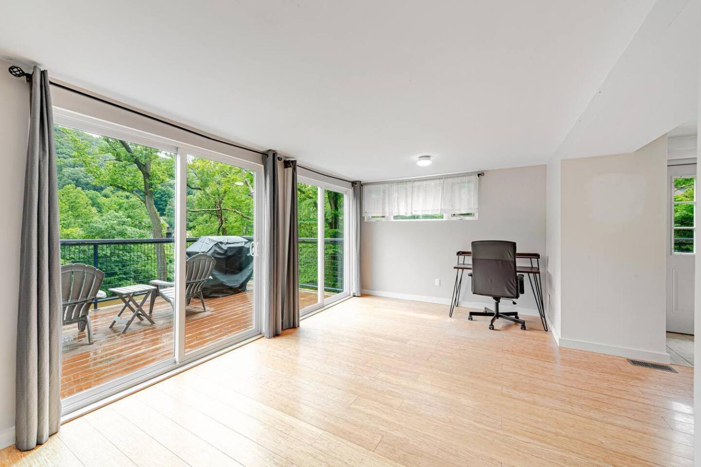Pet Friendly Creekside At Darlington