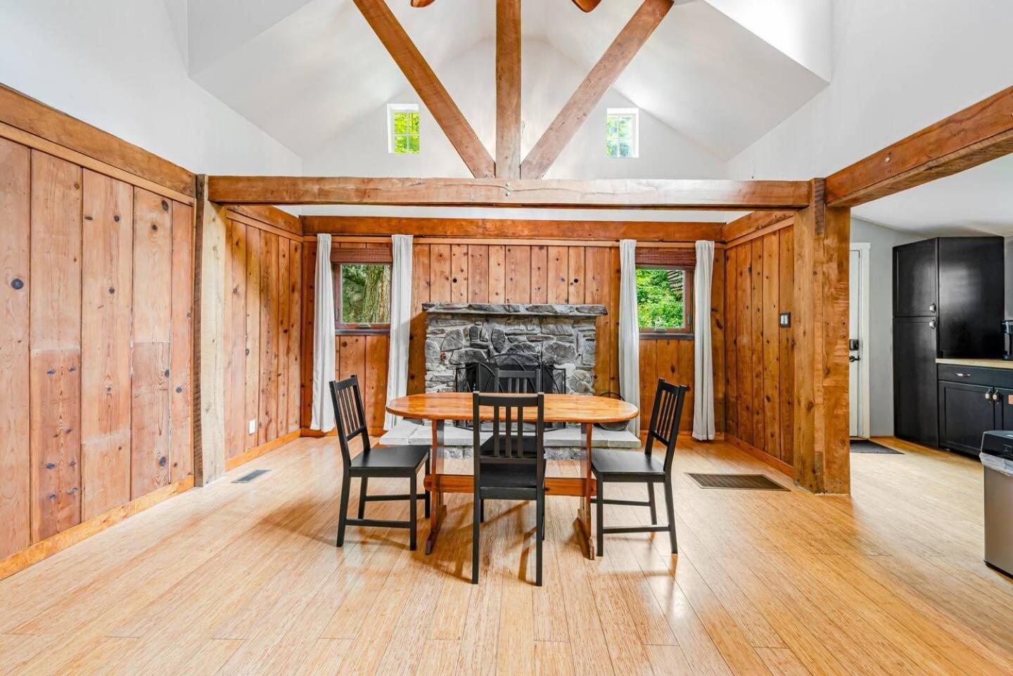 Holiday home Pet Friendly Creekside At Darlington