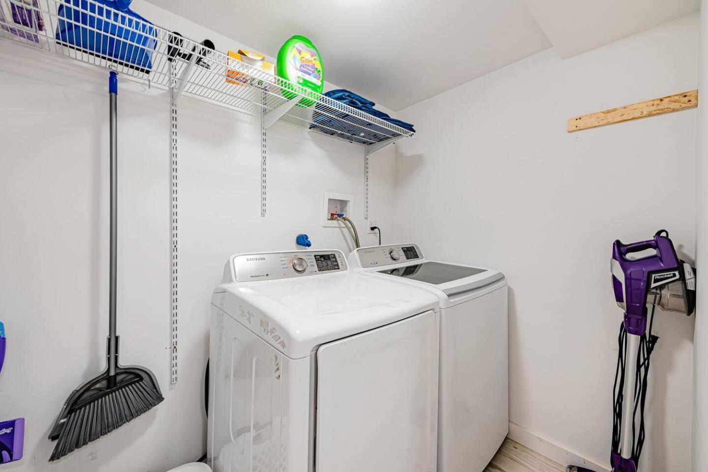 Pet Friendly Creekside At Darlington Holiday home *